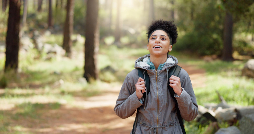 Ternyata Nature Walk 20 Menit Turunkan Stresmu Lebih dari Yoga di Gym